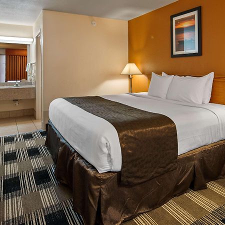 Best Western Tulsa Airport Екстериор снимка