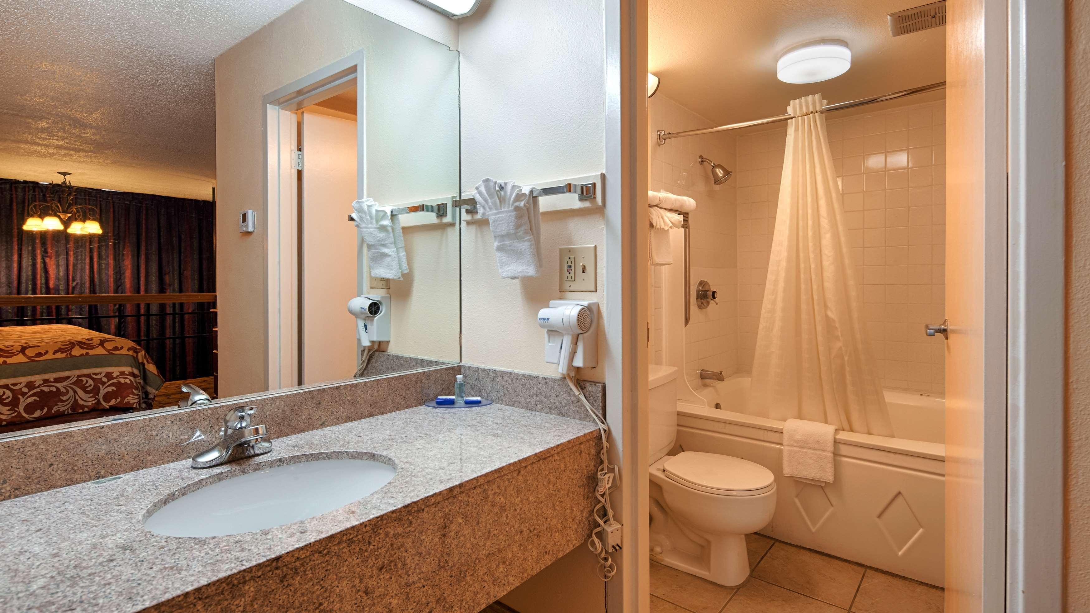 Best Western Tulsa Airport Екстериор снимка