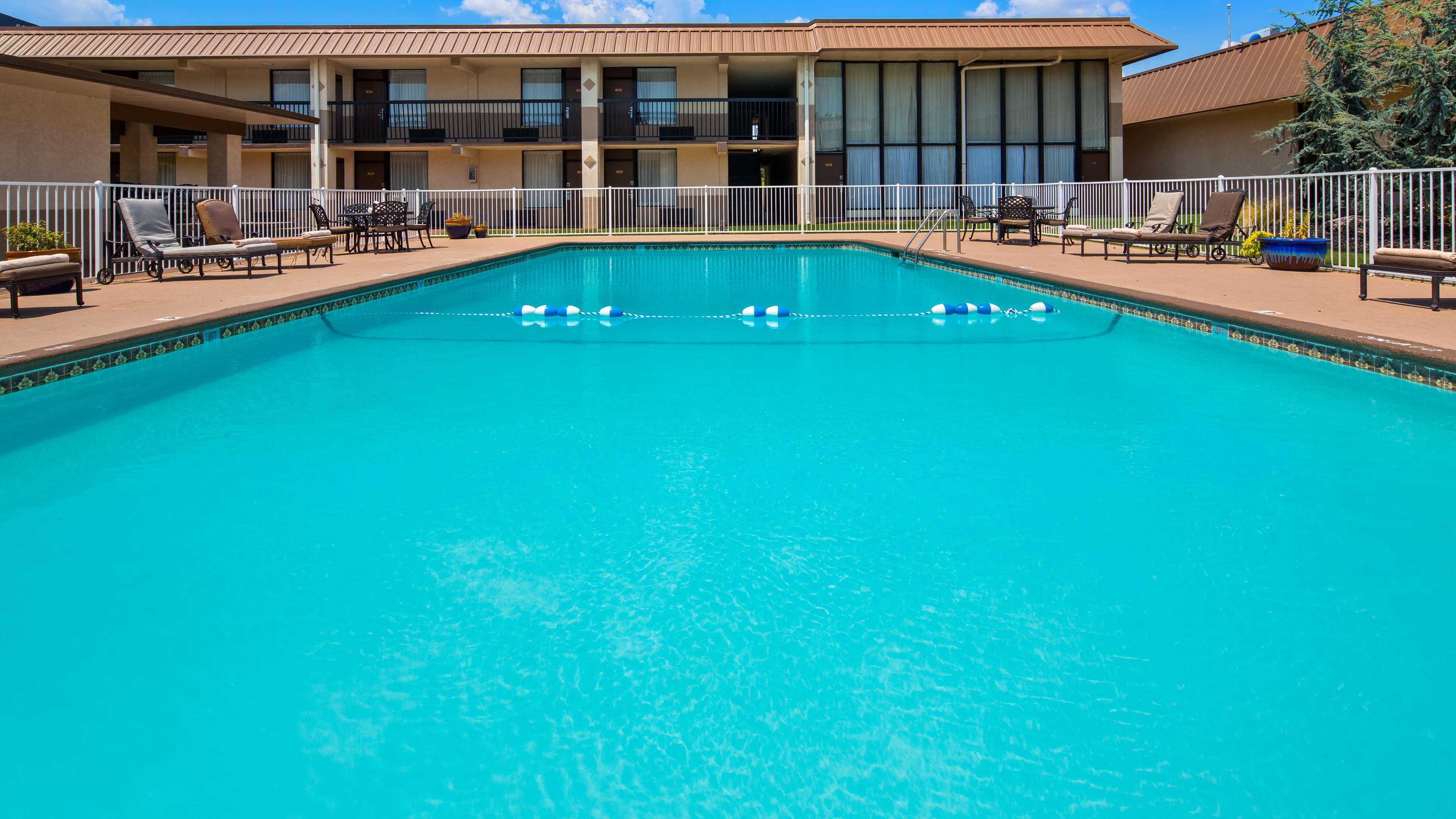 Best Western Tulsa Airport Екстериор снимка