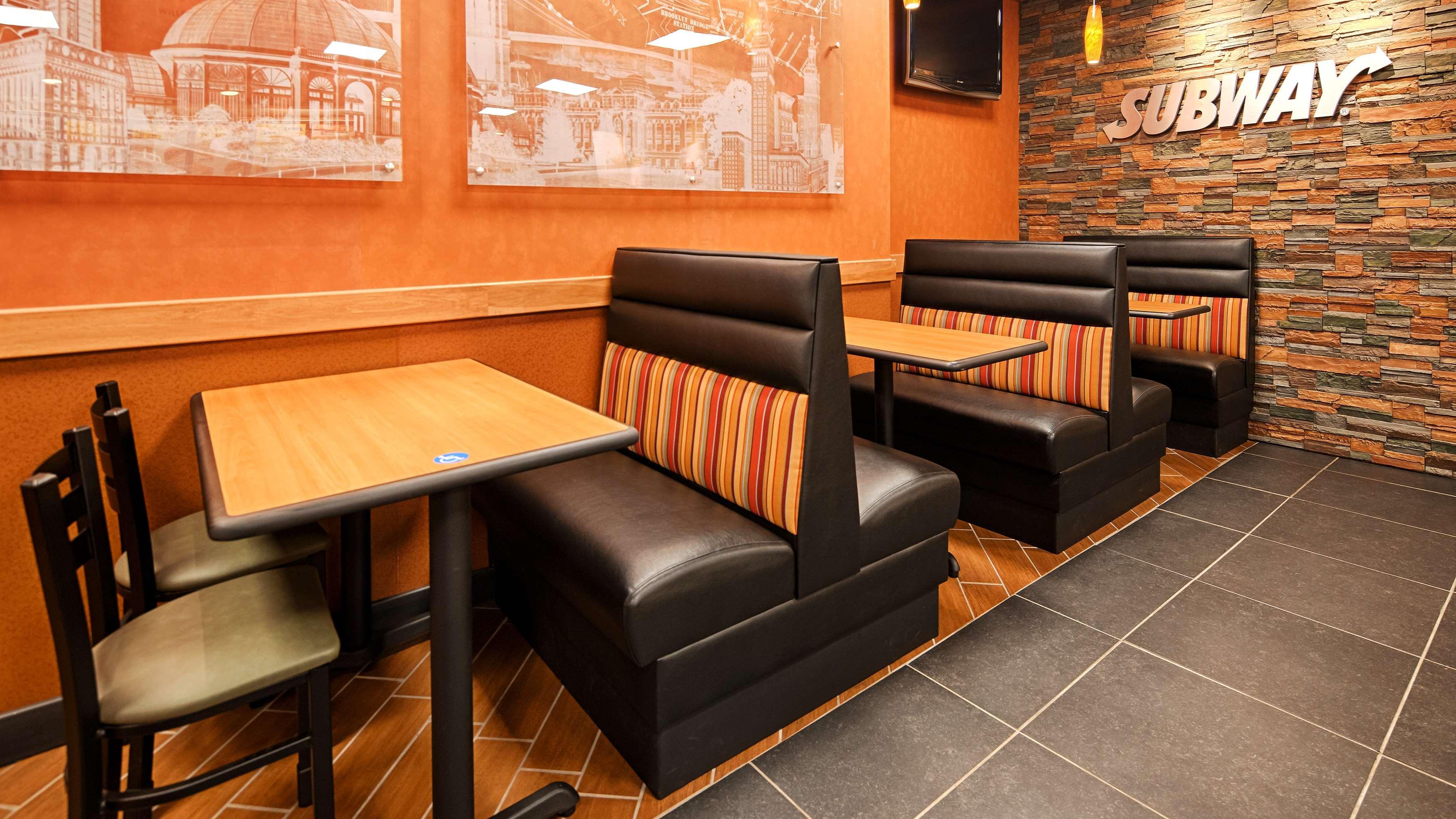 Best Western Tulsa Airport Екстериор снимка