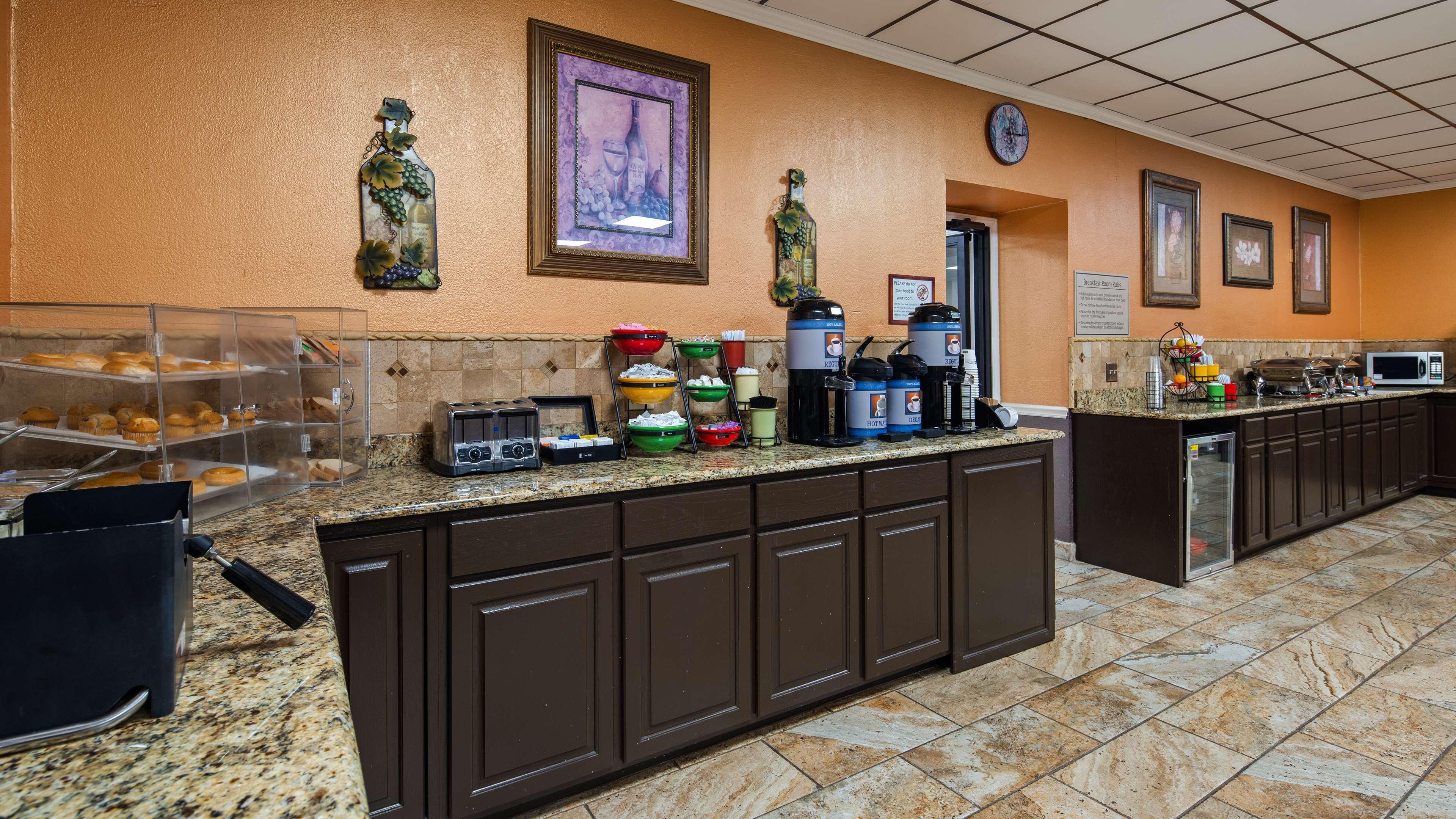 Best Western Tulsa Airport Екстериор снимка