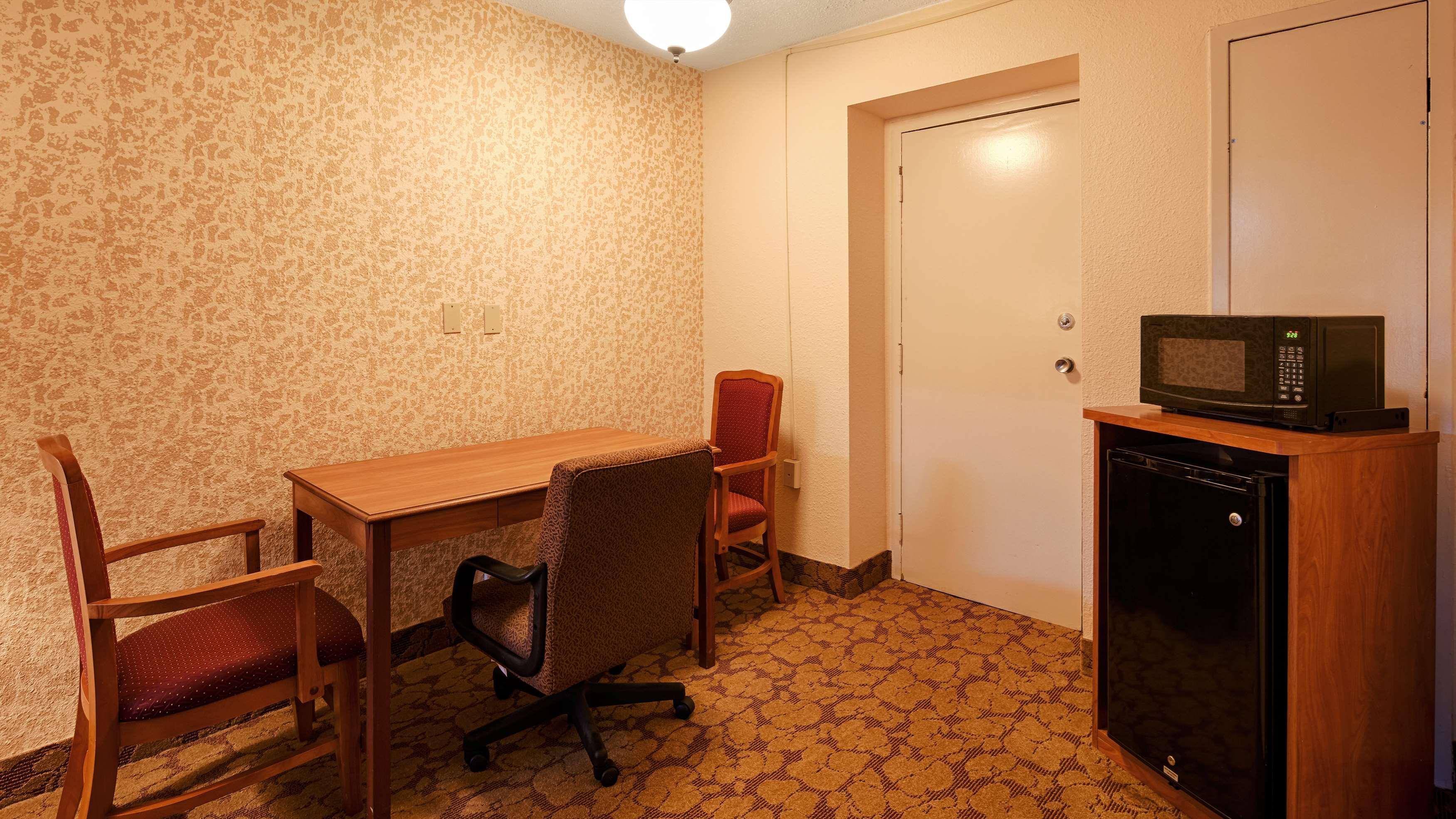 Best Western Tulsa Airport Екстериор снимка