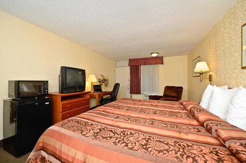 Best Western Tulsa Airport Екстериор снимка