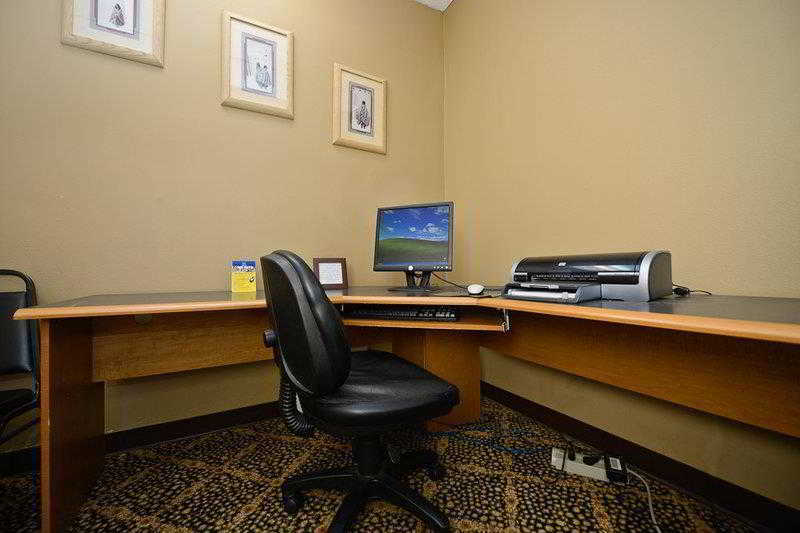 Best Western Tulsa Airport Екстериор снимка