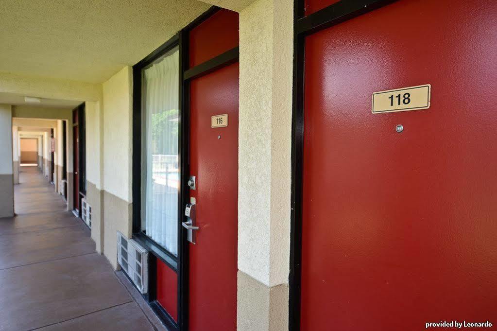Best Western Tulsa Airport Екстериор снимка