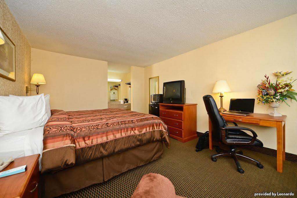 Best Western Tulsa Airport Екстериор снимка